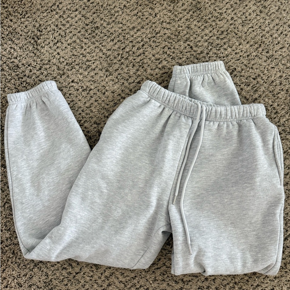 automet women’s gray sweats